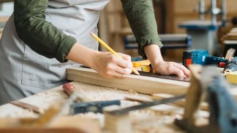 136 personas logran empleo en el primer semestre gracias a València Inserta