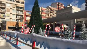 El Ayuntamiento de Alicante ha situado en la Plaza de Séneca un espacio con atracciones navideñas