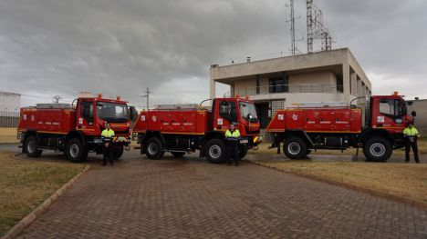 La Agencia de Seguridad y Respuesta a las Emergencias incorpora tres nuevas autobombas al servicio de bomberos forestales