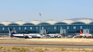 ¿Planeando tu viaje desde el aeropuerto de Alicante? ¡Olvídate del aparcamiento!
