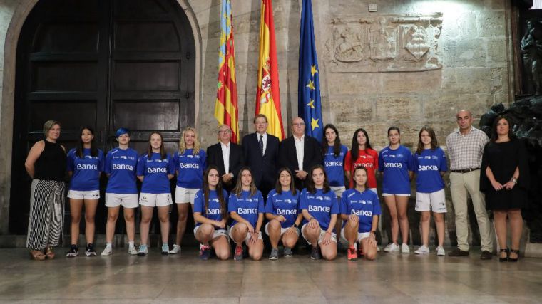 Ximo Puig apuesta por dar visibilidad a la pilota como 'el deporte valenciano por excelencia'