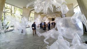 Las gigantescas esculturas inflables de Olga Diego crean expectación en París