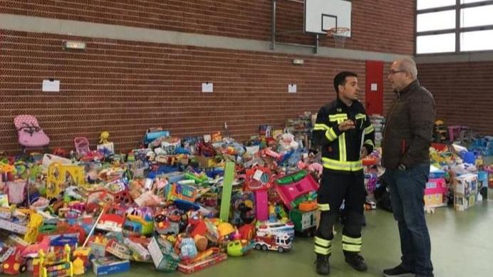 El Ayuntamiento de Alicante y los bomberos del SPEIS agradecen la solidaridad de los Alicantinos