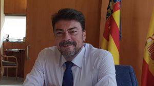 El alcalde de Alicante respalda en la FEMP que los ayuntamientos gestionen su superávit