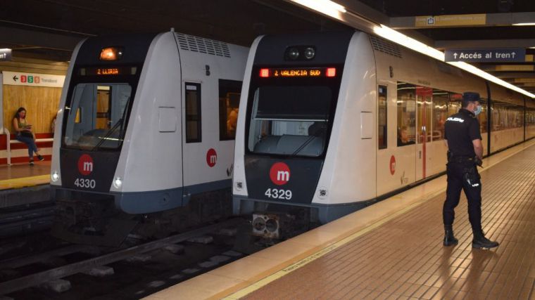 La Generalitat instalará desfibriladores en las principales estaciones de Metrovalencia y TRAM d'Alacant