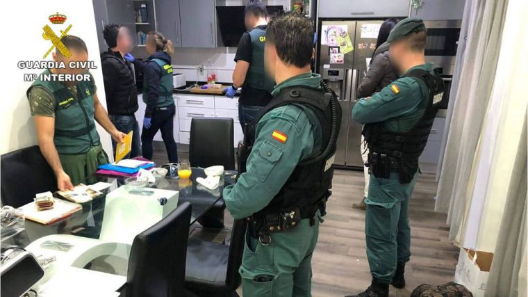 La Guardia Civil destapa un 'chiringuito financiero' envuelto en una estafa piramidal millonaria