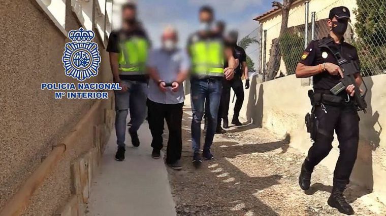Detenido por lider un grupo dedicado al envío de marihuana y medicamentos hipnóticos en Alicante