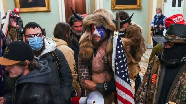 La vergüenza de ver un bisonte presidir el Senado de EE.UU.