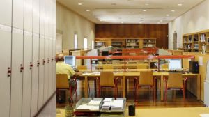 La Biblioteca Valenciana celebra el Día del Libro con visitas a los depósitos y fondos documentales