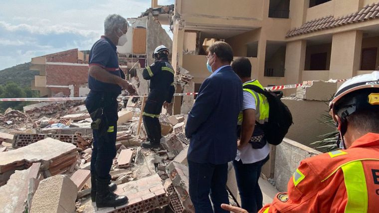 Puig ofrece ayuda a Peñíscola para los afectados por el derrumbe de un edificio