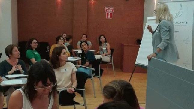 La Escuela de Talento Femenino de Alicante potencia el liderazgo de la mujer