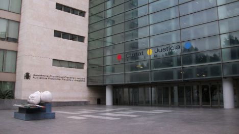 La Audiencia de Valencia condena a 28 años de prisión a un hombre que violó dos veces a su sobrino menor de edad