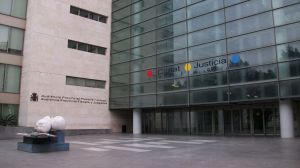 La Audiencia de Valencia condena a once años de prisión a un hombre por abusar en varias ocasiones de la hija menor de su pareja
