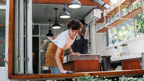 Alemanes que ejercen acoso laboral a emigrantes