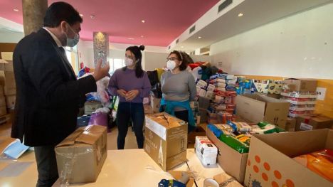 Alicante traslada a Ciudad de la Luz toneladas de donaciones para ayudar a Ucrania