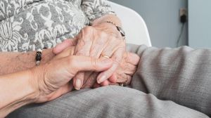 Igualdad activa el plan de medidas contra el calor en los centros de personas mayores dependientes