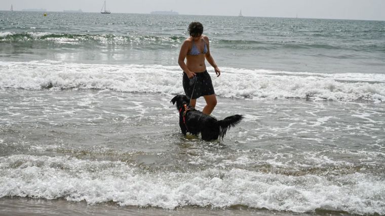 La Playa-Can Pinedo permanecerá abierta hasta el 30 de septiembre