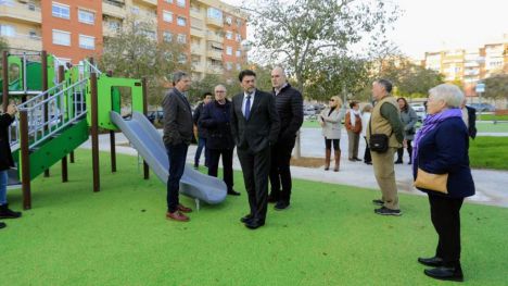 El Ayuntamiento de Alicante abre la renovada plaza de Antonio Miñano en Tómbola