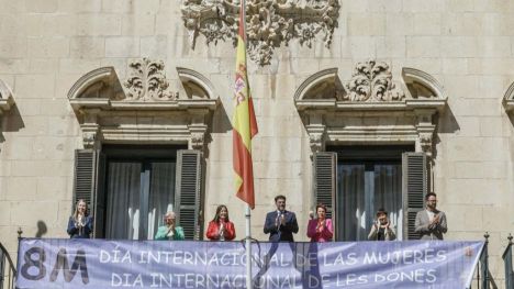 Alicante se suma al homenaje a las mujeres y reivindica la igualdad real con motivo del 8M