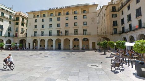 La Audiencia de Alicante condena a siete años de prisión a un hombre por abusar de sus dos hijas