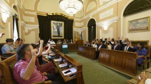 La alcaldesa de Castellón y sus concejales cobrarán menos frente a la subida de sueldo de la oposición que votó en contra
