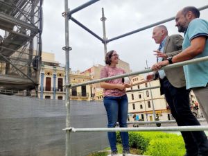 Sales: "La Farola es uno de los iconos de nuestra ciudad y después de tres años volverá a brillar"