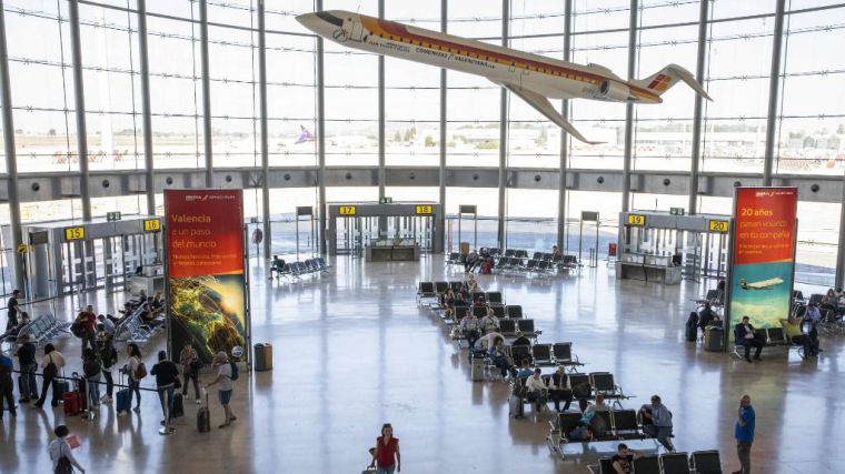 València ampliará y modernizará la oficina de turismo del aeropuerto