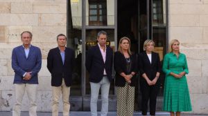 Minuto de silencio por el asesinato de Raquel: La sociedad valenciana frente a la violencia sobre la mujer