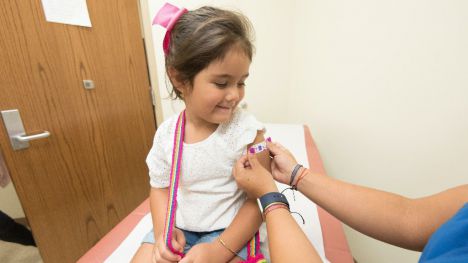Inmunizados en un mes cerca de 15.500 menores contra el Virus Respiratorio Sincitial