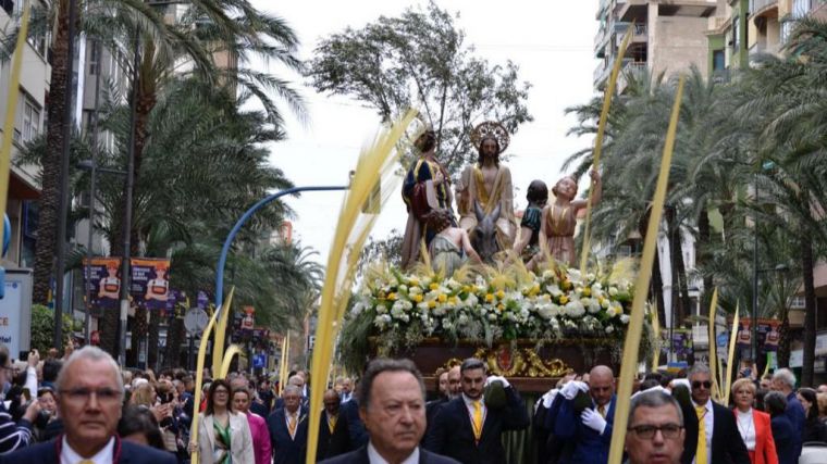 La Semana Santa arranca en Alicante con 'La Burrita’ y el pregón de Santa Cruz