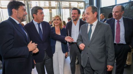 Mazón exige al Gobierno la puesta en marcha 'inmediata' de la segunda pista del aeropuerto de Alicante-Elche