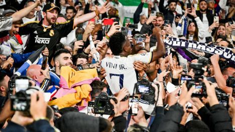 Un juzgado de Valencia condena a ocho meses de cárcel a los tres aficionados que profirieron insultos racistas a Vinicius en Mestalla