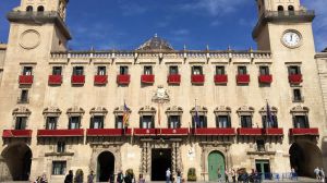 Alicante fija como festivos locales en 2025 el lunes 23 y el martes 24 de junio
