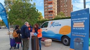 Alicante alcanza las 11.000 tarjetas para abrir el contenedor marrón