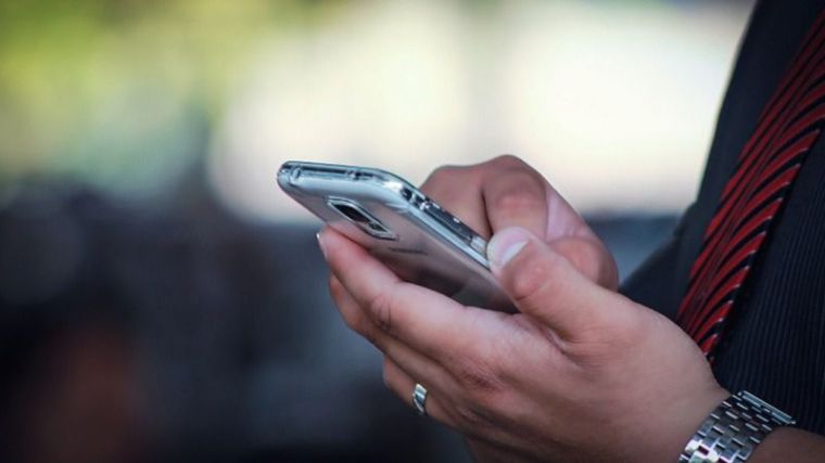 Redes sociales solo eliminan el 28% del discurso de odio racista y xenófobo, según Oberaxe