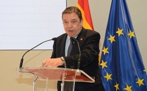 El ministro destaca la importancia del relevo generacional en la agricultura familiar
