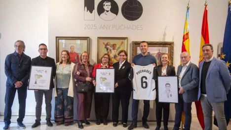 La Diputación y el Valencia CF rinden homenaje a Puchades con una exposición itinerante