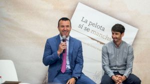 La Diputació de València presenta un libro solidario que fusiona fútbol y literatura para ayudar a víctimas de la dana