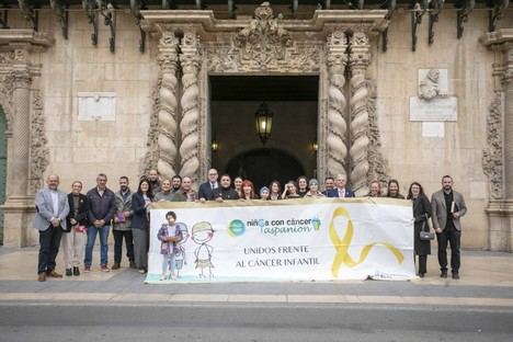 Alicante impulsa atención integral para niños con cáncer en el Ayuntamiento