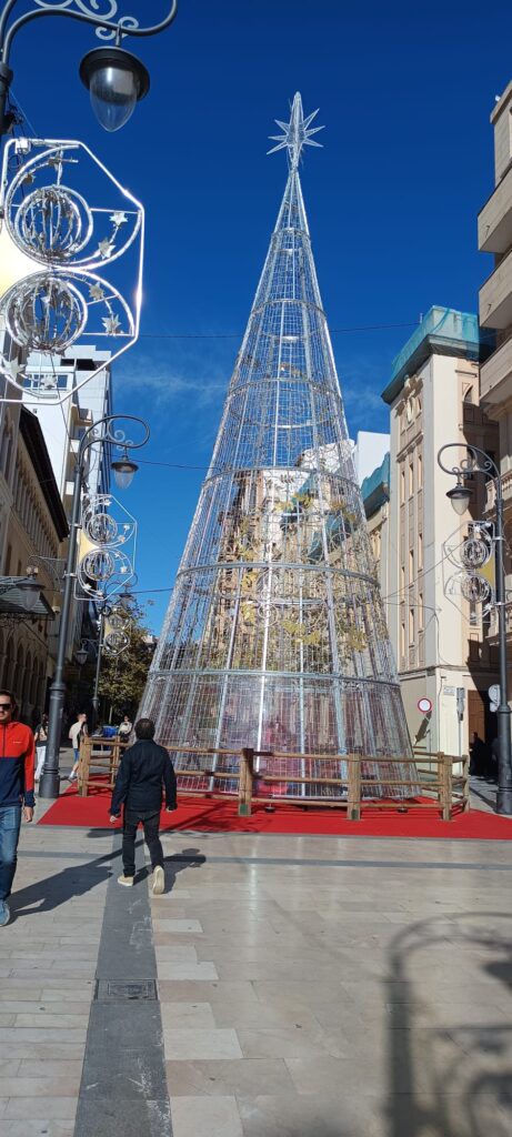 Alicante dará la bienvenida a la Navidad con 2,6 millones de luces led este viernes