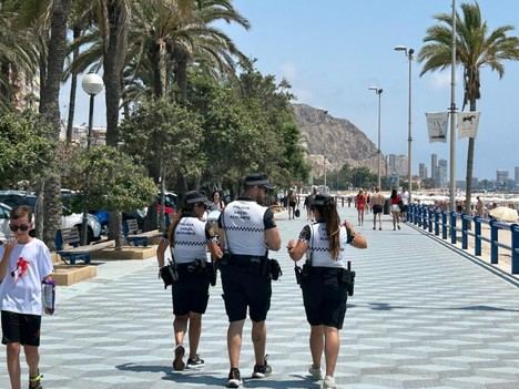Alicante refuerza la seguridad en sus playas con 38 nuevos agentes