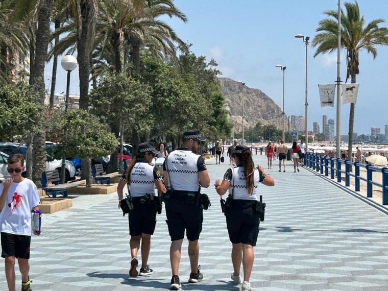 Alicante refuerza la seguridad en sus playas con 38 nuevos agentes