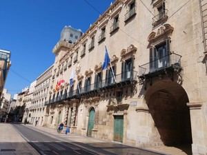 Alicante envía notificaciones de la tasa de basura electrónicamente y por correo hasta diciembre