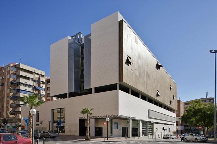 Alicante inaugura un Centro Comunitario para fomentar la convivencia entre generaciones