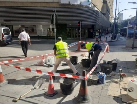 Alicante inicia un nuevo contrato de mantenimiento para aceras y espacios públicos