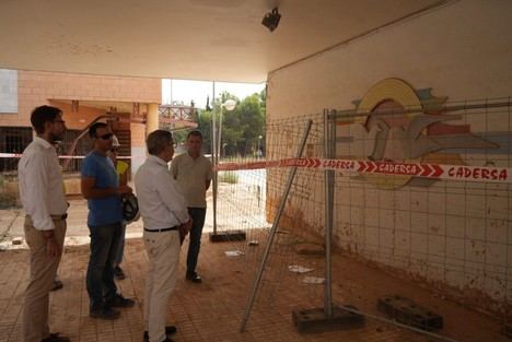 Inician derribos para reconstruir escuelas afectadas por la riada en Valencia