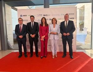 Camarero destaca el compromiso y la competitividad de las empresas alicantinas en los Premios Economía 3
