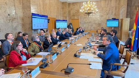 Cano pide al Gobierno que facilite ayudas para energías renovables y eficiencia energética