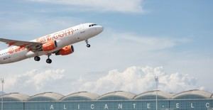Cano destaca la necesidad urgente de ampliar los aeropuertos de Valencia y Alicante tras cifras récord en abril