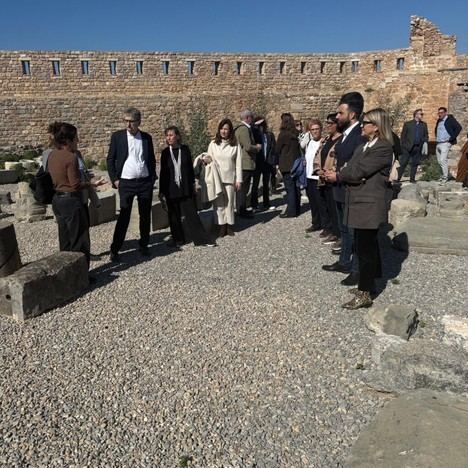 Carmen Ortí pide al Ministerio de Cultura más fondos para el Castillo y Teatro Romano de Sagunto